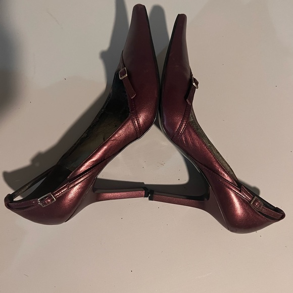 FANTASTIC BCBGIRLS METALLIC PURPLE HEELS- SIZE 7 - Picture 8 of 9